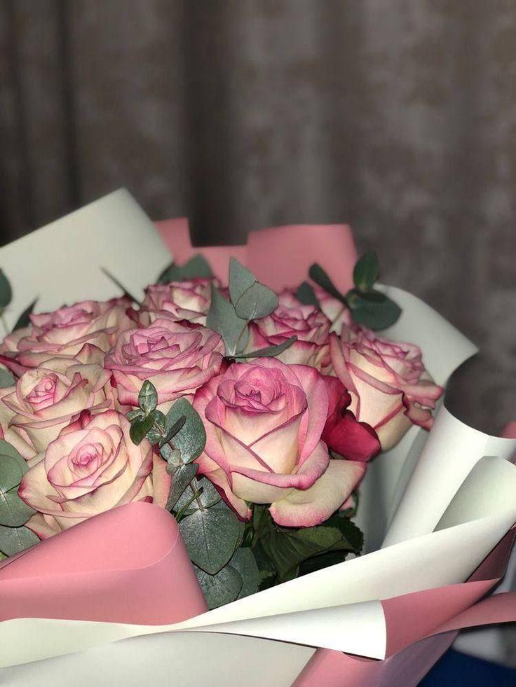 Vintage Charm: Heirloom Petals and Lace Bunch